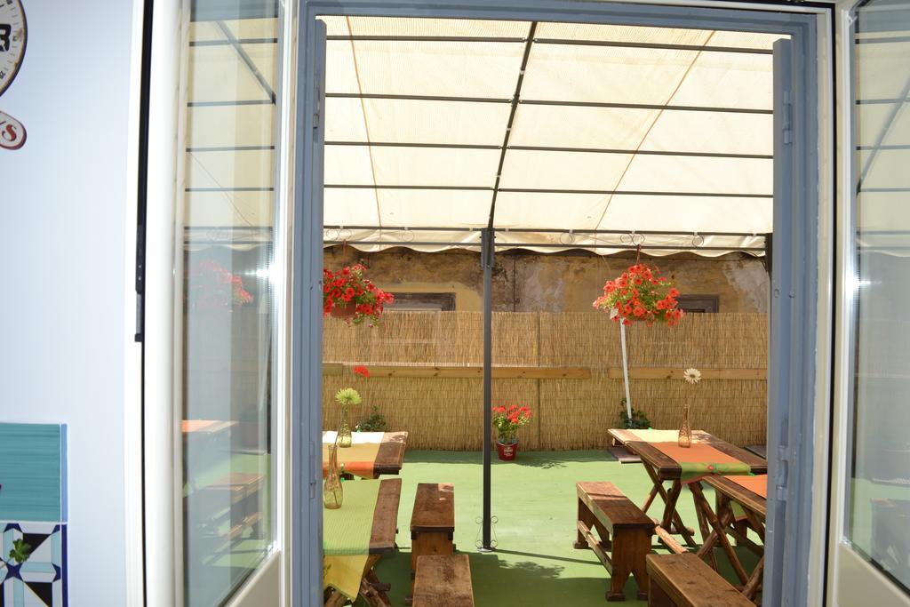 B&B Anna'S Family Terrace Napoli Bagian luar foto
