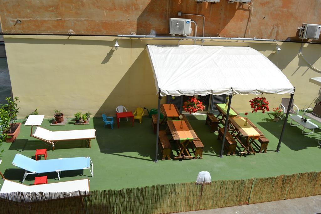 B&B Anna'S Family Terrace Napoli Bagian luar foto