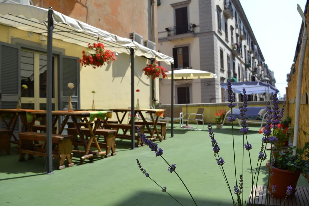 B&B Anna'S Family Terrace Napoli Bagian luar foto