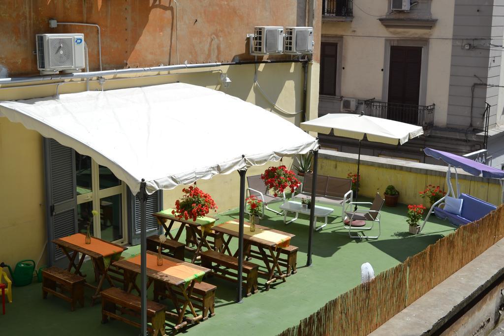 B&B Anna'S Family Terrace Napoli Bagian luar foto