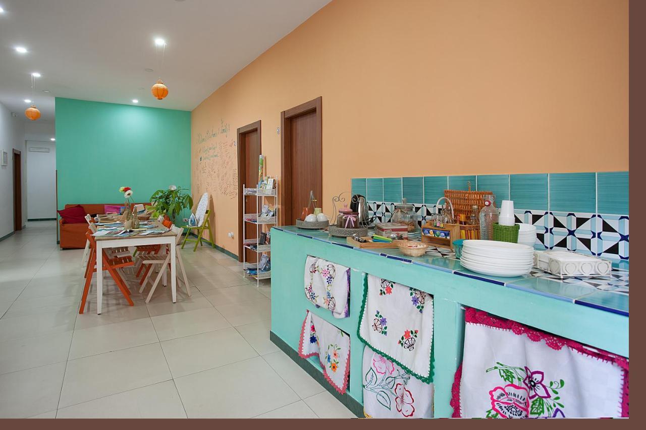 B&B Anna'S Family Terrace Napoli Bagian luar foto