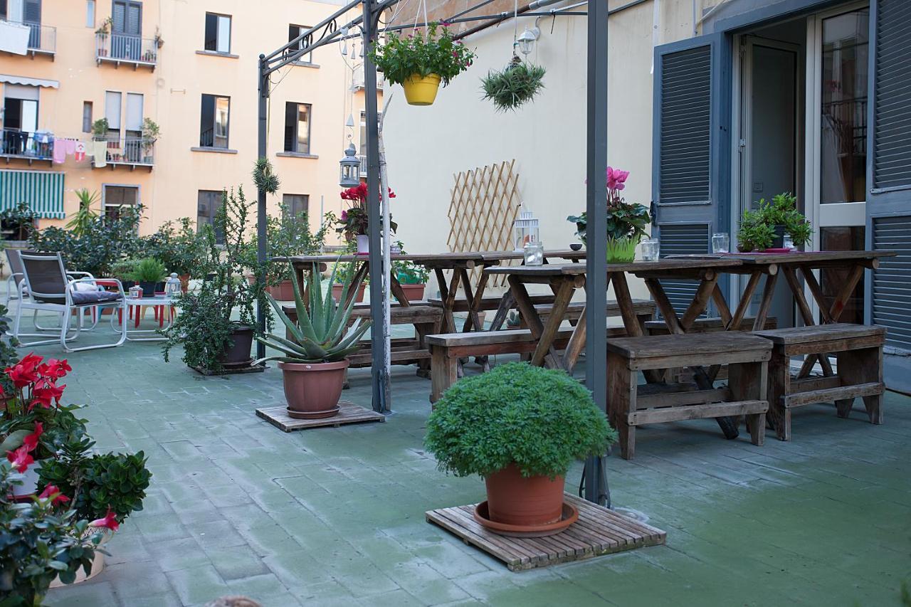 B&B Anna'S Family Terrace Napoli Bagian luar foto