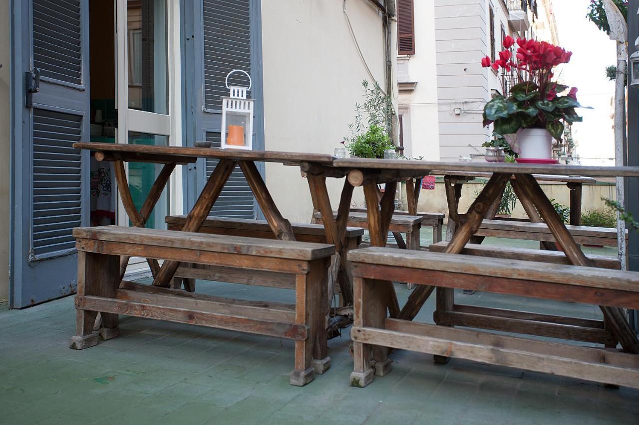 B&B Anna'S Family Terrace Napoli Bagian luar foto