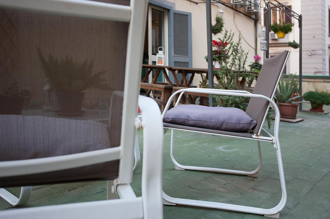 B&B Anna'S Family Terrace Napoli Bagian luar foto