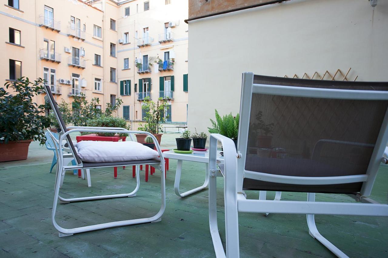 B&B Anna'S Family Terrace Napoli Bagian luar foto