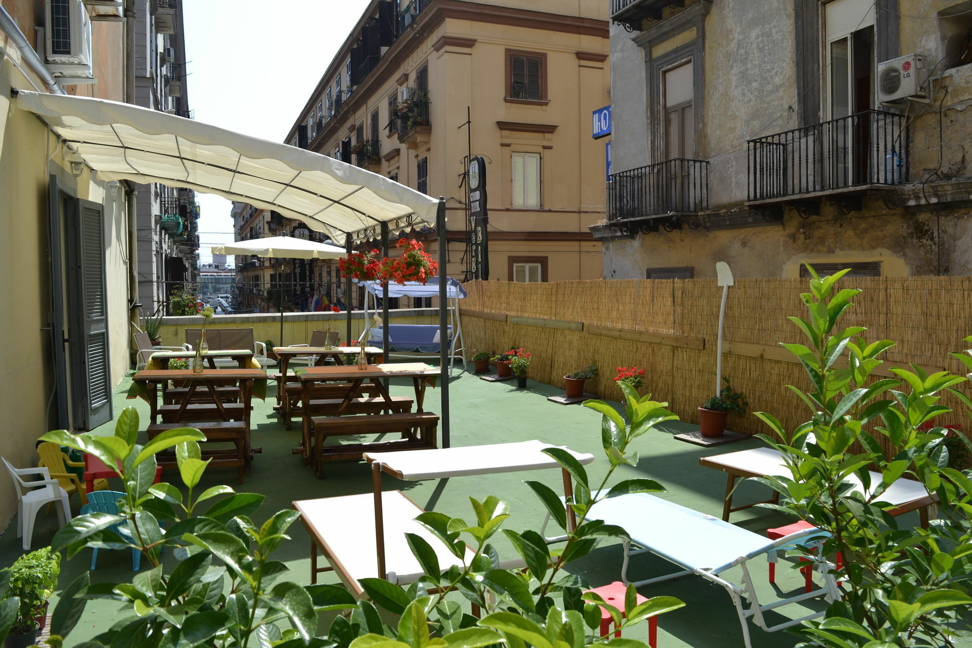 B&B Anna'S Family Terrace Napoli Bagian luar foto